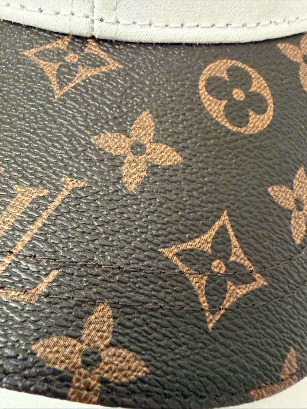 Louis Vuitton White & Brown Monogram Patch Cap - Picture 4 of 12